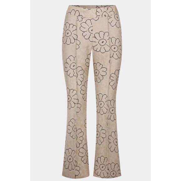 Smythe Cropped Pintucked Pant in Putty Jacquard 8 - Picture 3 of 3